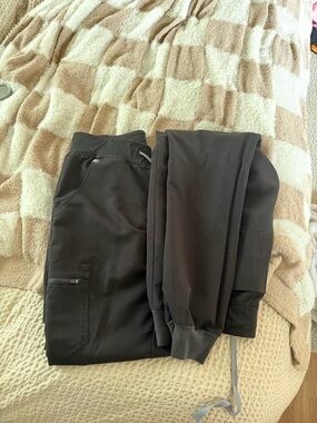 Figs Black Women's Zamora Jogger Scrub Pants